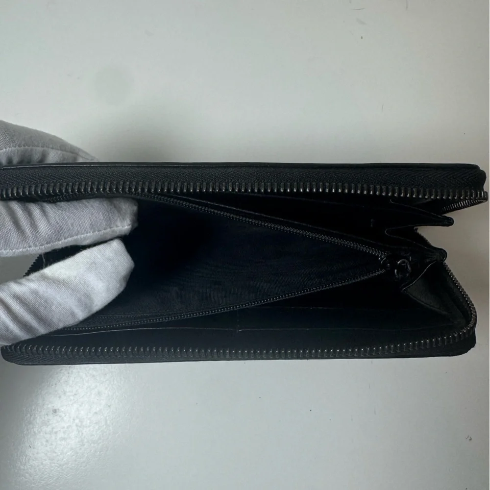 Gucci Women’s Black GG Monogram Canvas Long Zip Wallet